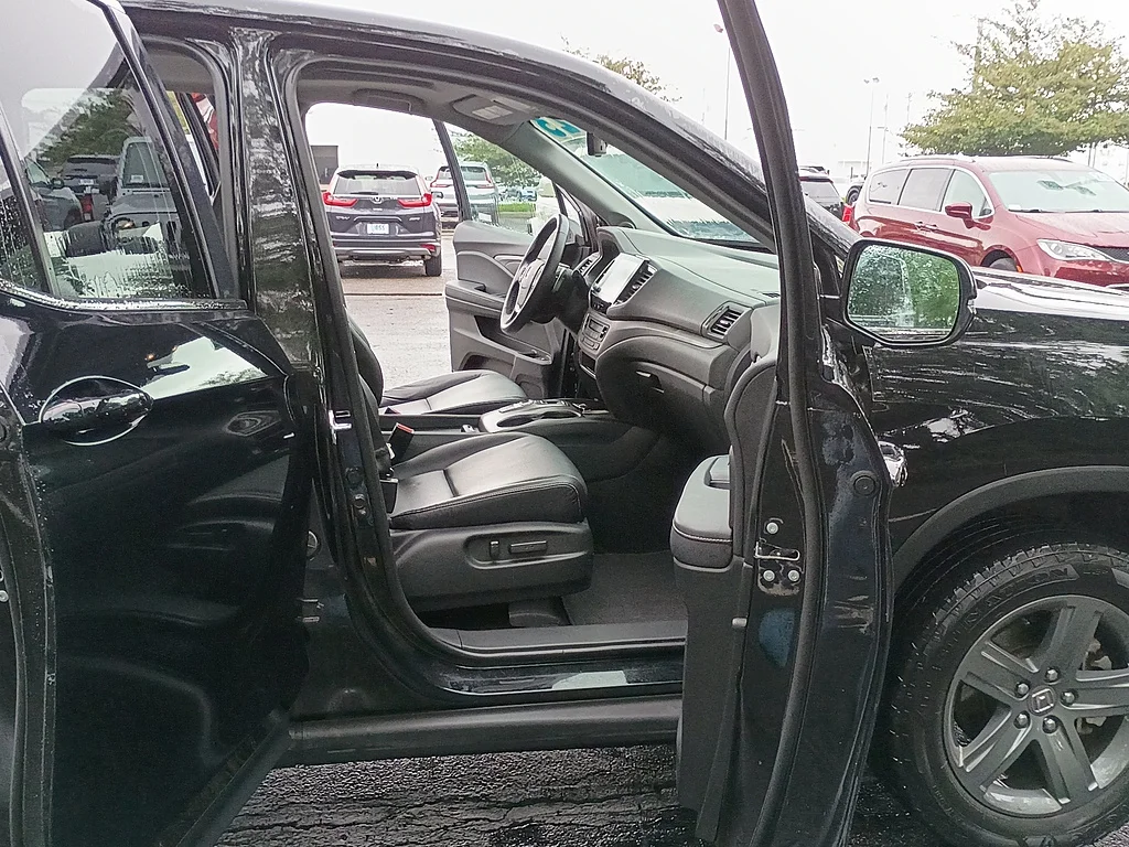 Certified Used 2023 Crystal Black Pearl Honda RTL image 14