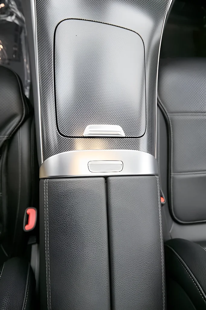 Used 2024 Polar White Mercedes-Benz GLC 300 image 25