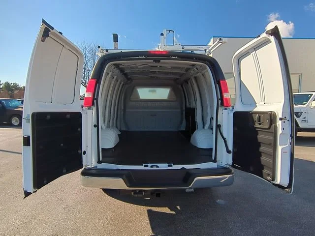 2024 Chevrolet Express Cargo Work Van - Photo 25