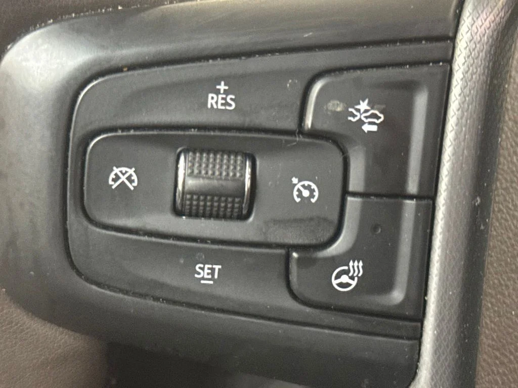 Used 2024 White GMC Denali image 23