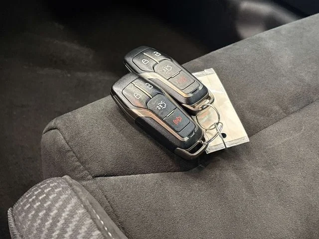 Used 2017 Black Ford Shelby GT350 image 22