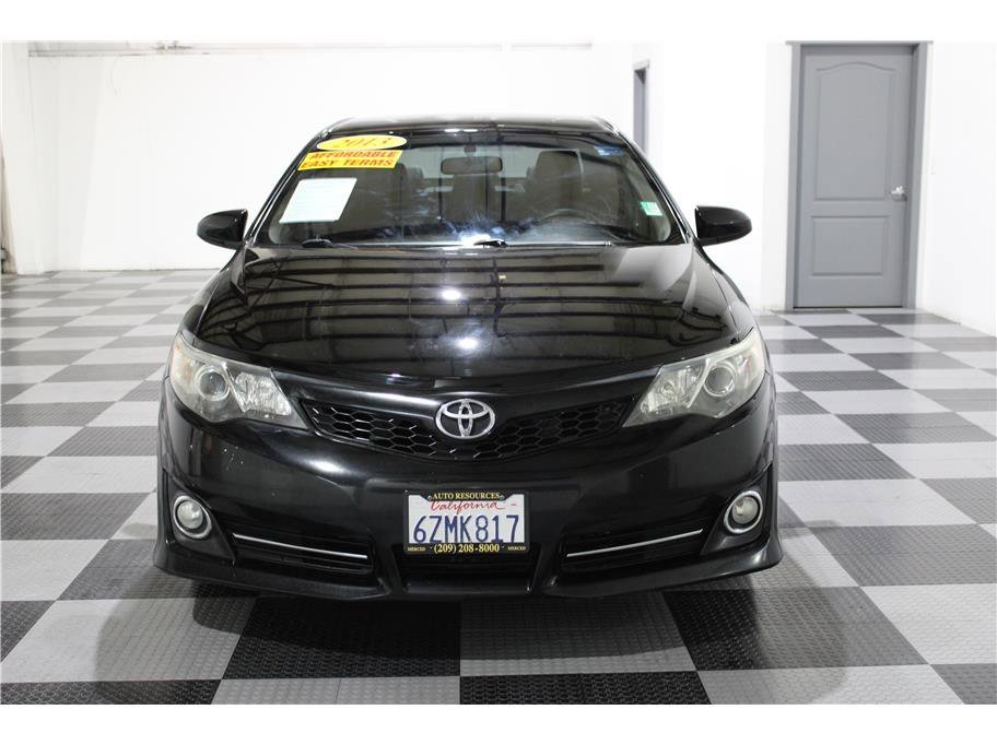 2013 Toyota Camry SE photo 3
