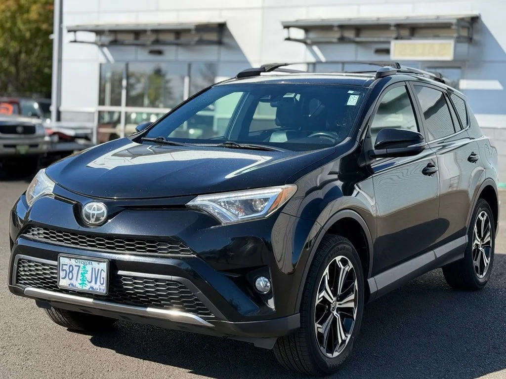 Used 2017 Black Toyota SE image 1