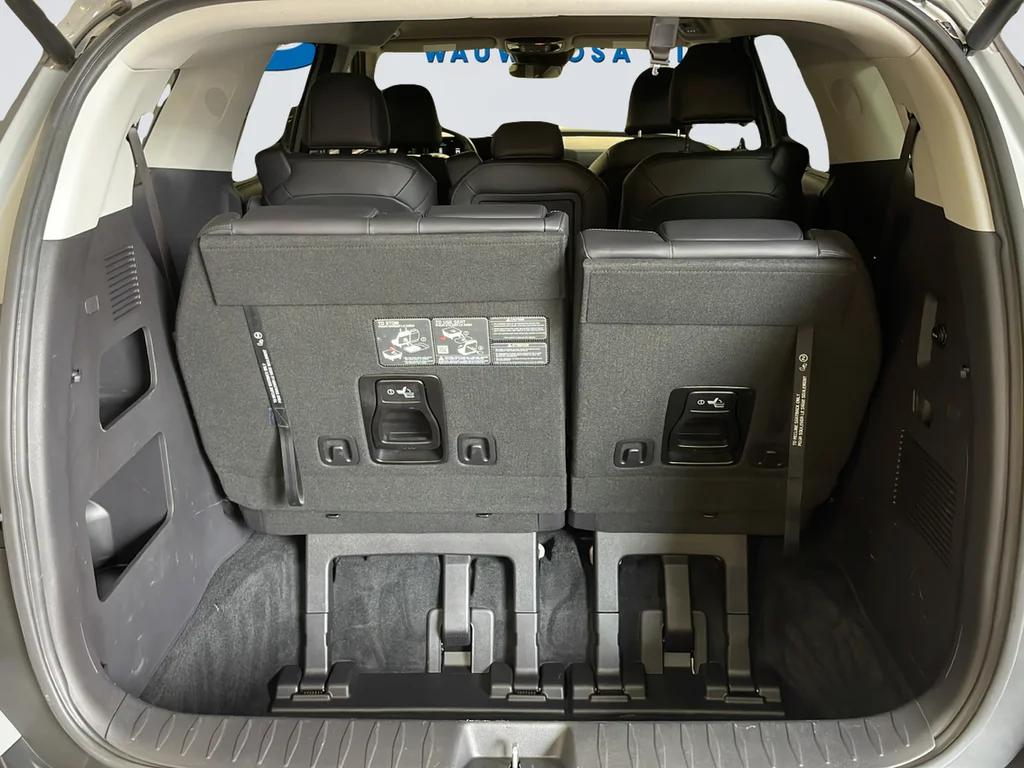 Used 2025 White Kia EX image 35