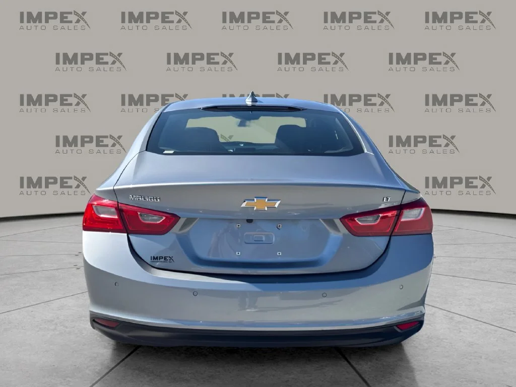 Used 2025 Gray Chevrolet LT image 4