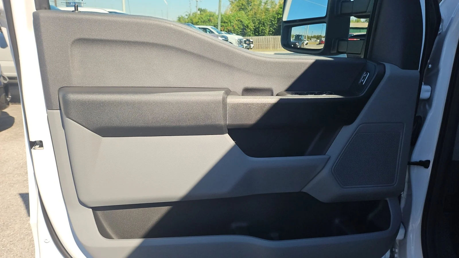 New 2027 Oxford White Ford XL image 10