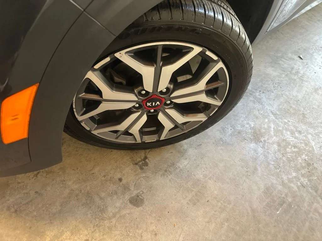 Used 2021 Gray Kia SX image 2