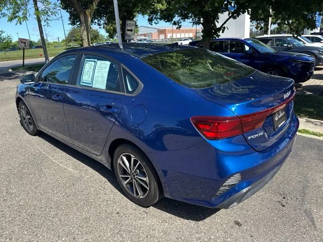 Used 2023 Deep Sea Blue Kia LXS image 11