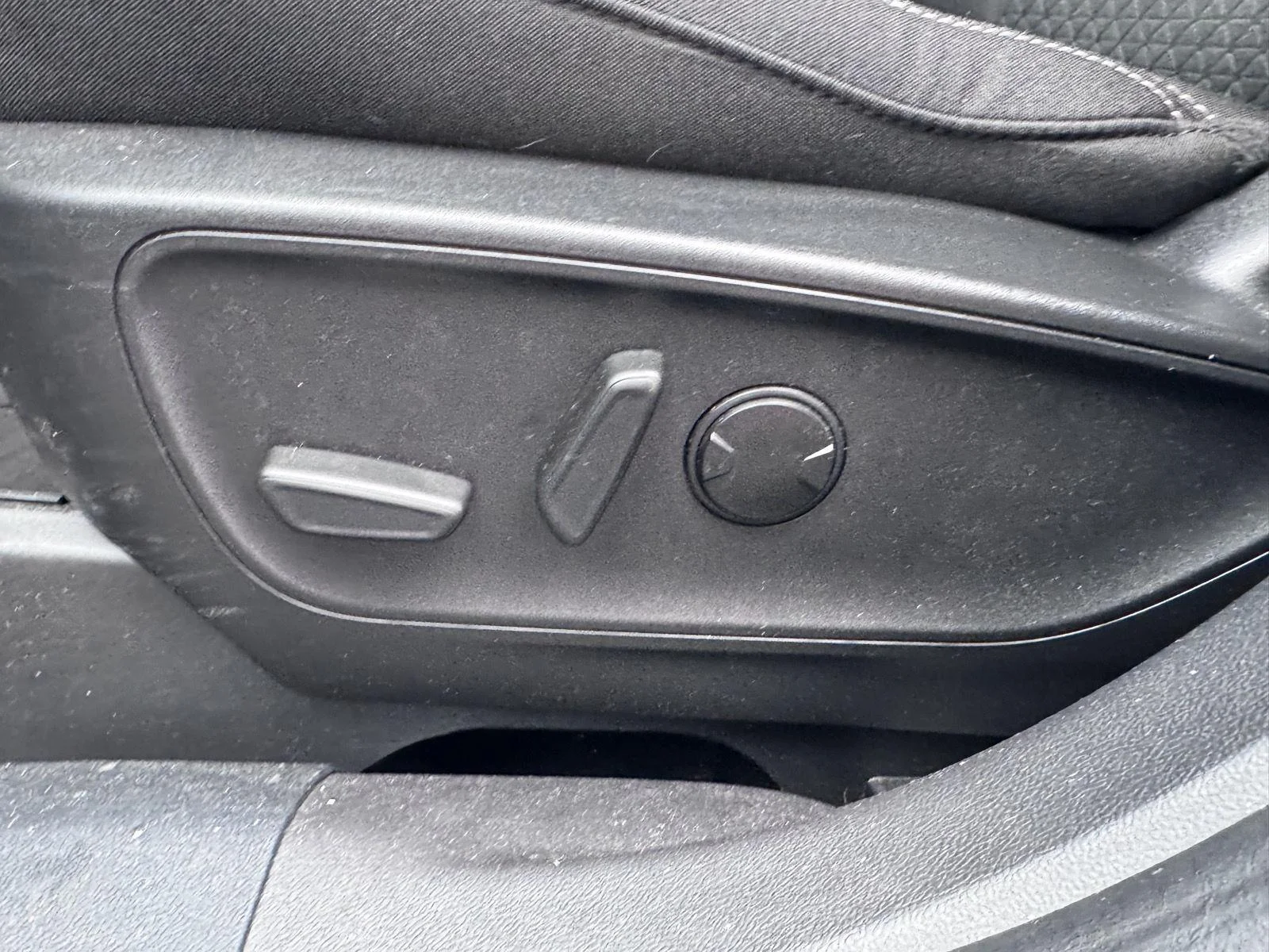 Used 2023 Cinnabar Red Ford Active image 12