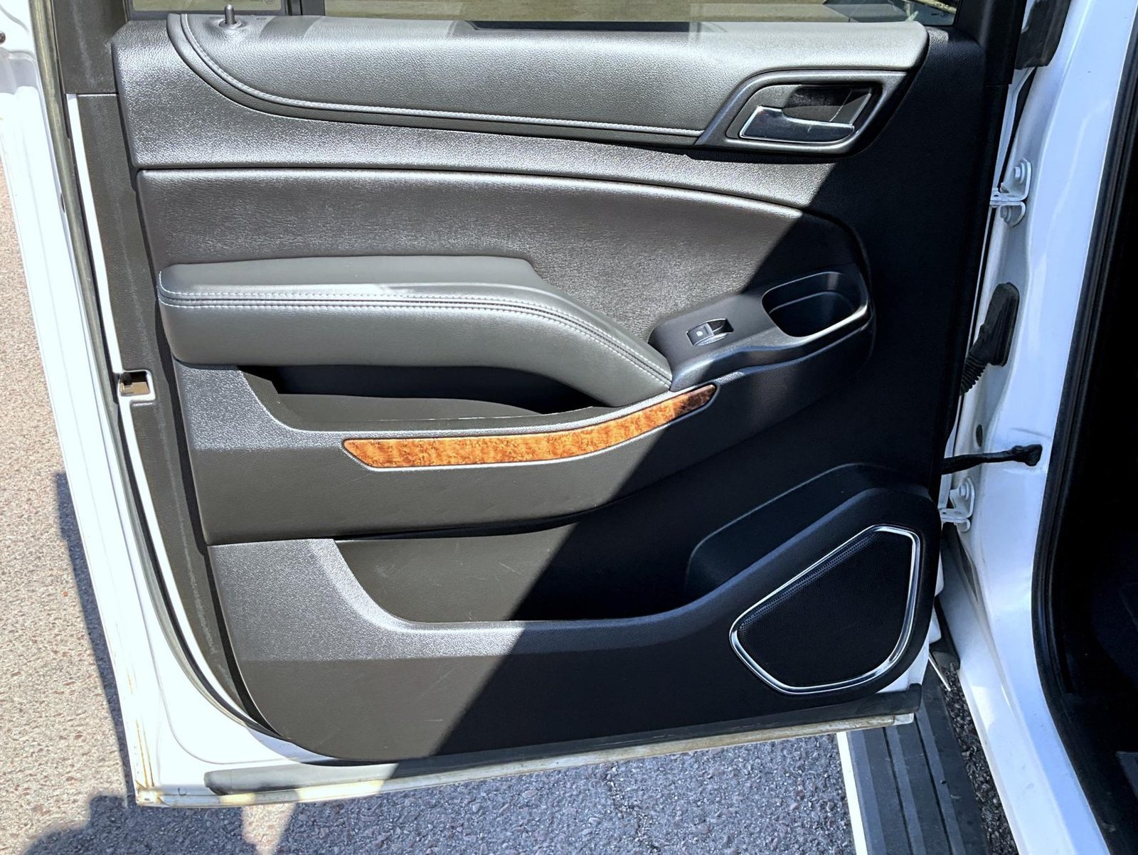 Used 2019 Beige Chevrolet Premier image 23