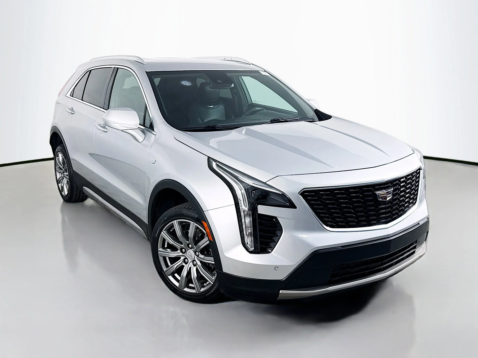 Used 2019 Radiant Silver Metallic Cadillac FWD Premium Luxury image 1