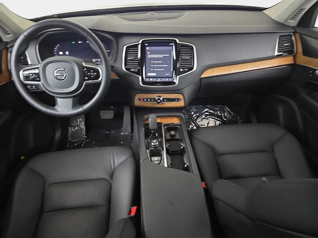 Used 2024 Platinum Gray Metallic Volvo T8 Plus 6 Passenger image 12
