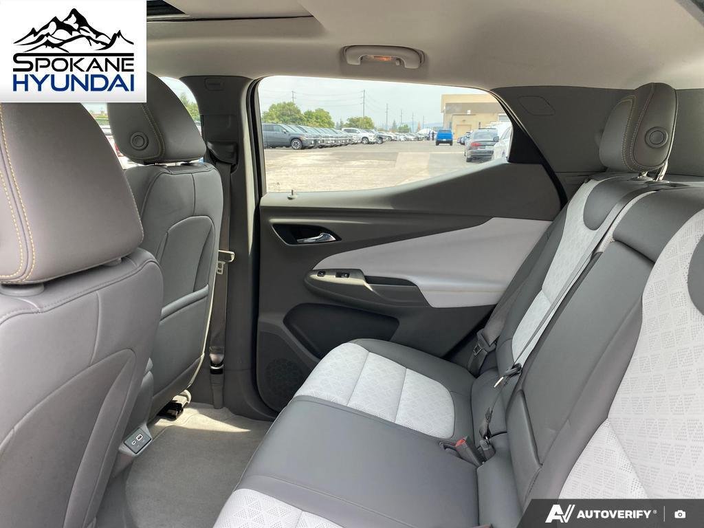 Used 2022 Silver Flare Metallic Chevrolet Premier image 26