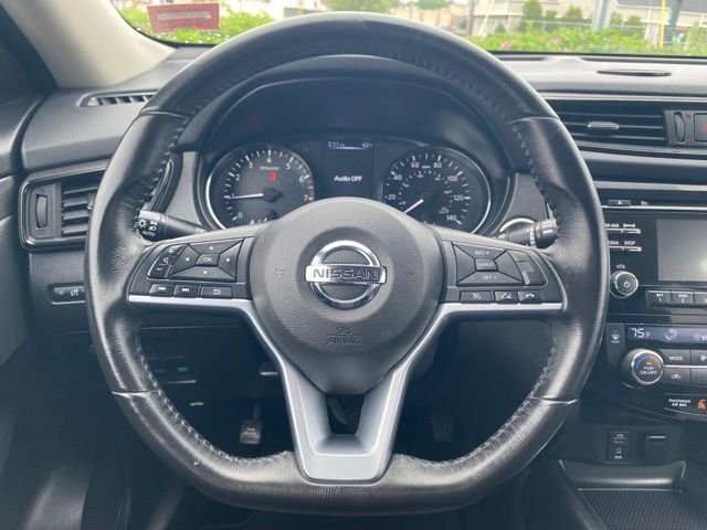 Used 2017 Blue Nissan SV image 41