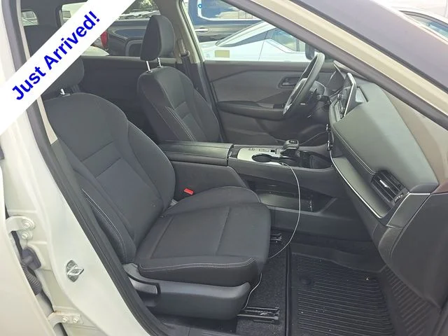 Used 2023 White Nissan S image 7