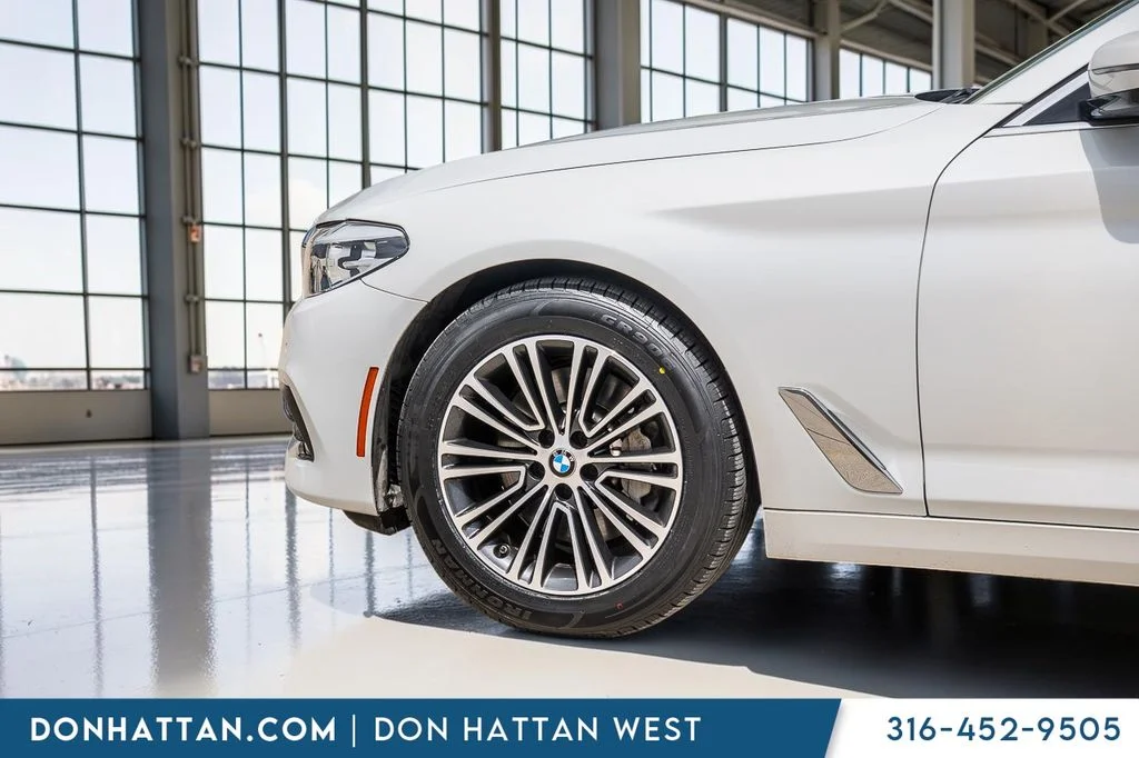 Used 2020 White BMW 530i image 38