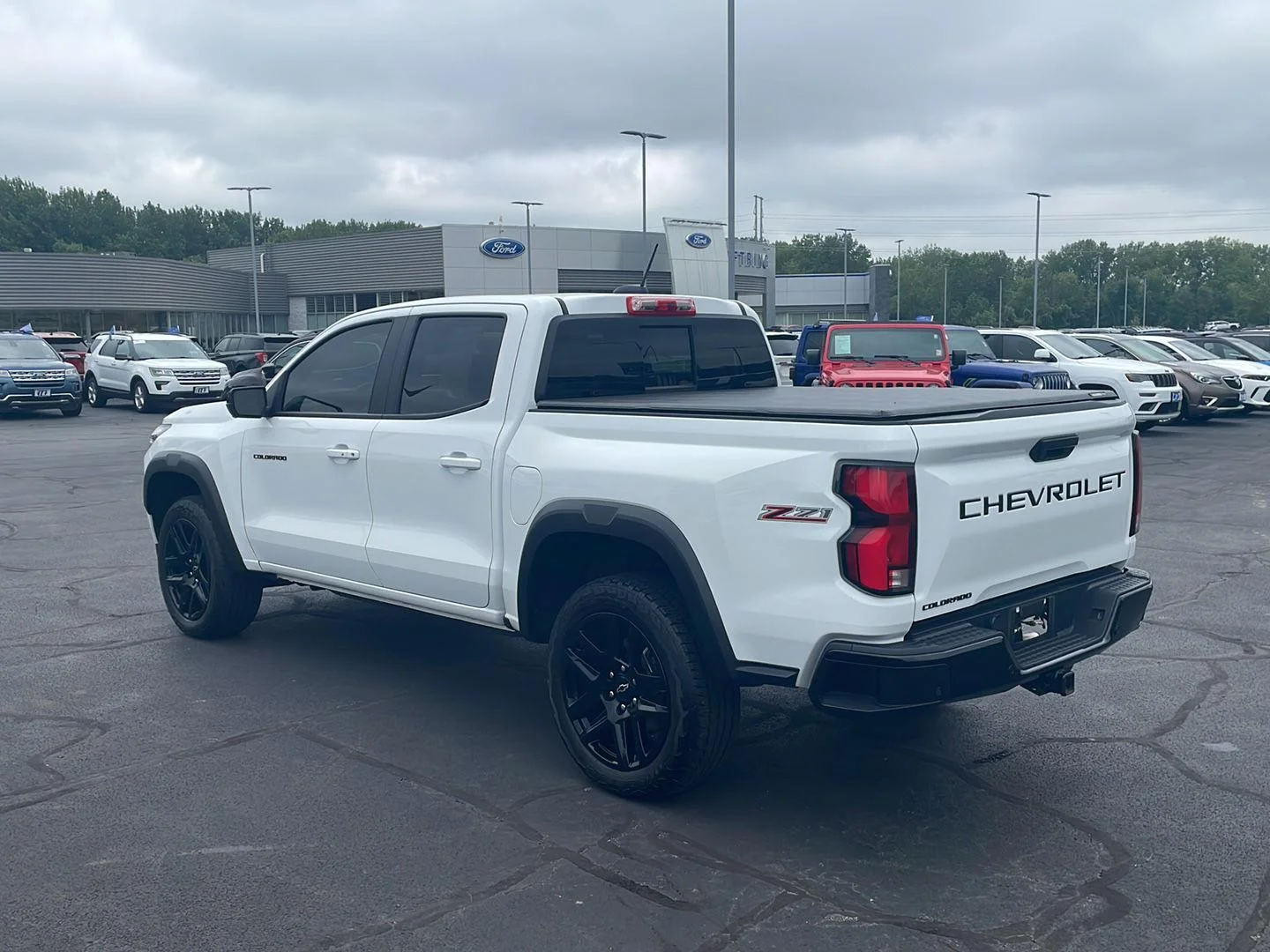 Used 2024 Summit White Chevrolet 4WD Z71 image 3