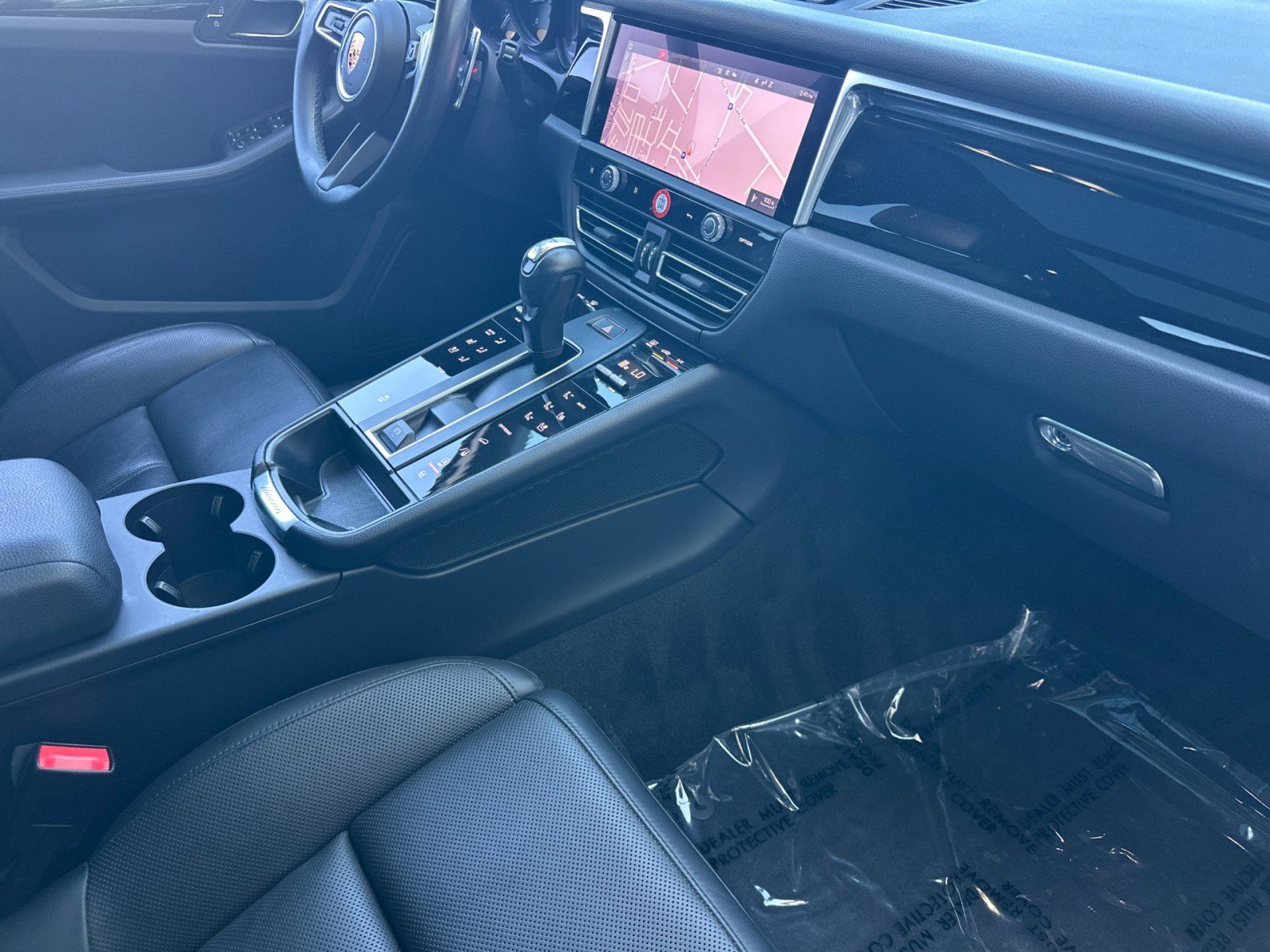 Used 2023 Black Porsche Macan (AWD) image 16