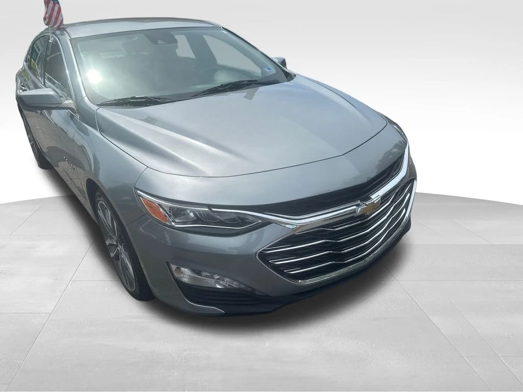 Used 2024 Gray Chevrolet LT image 33