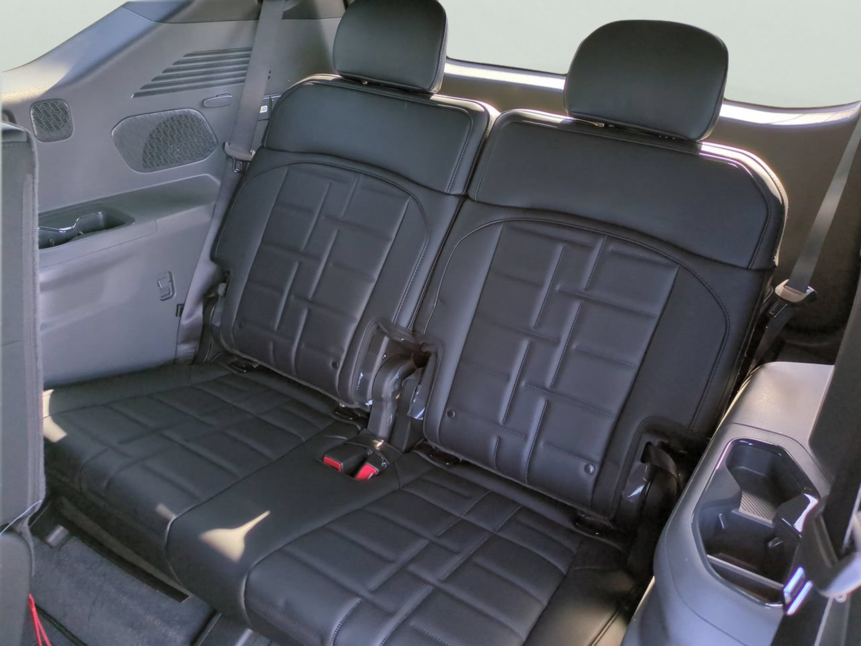 New 2026 Ivory Silver Kia Land AWD image 16