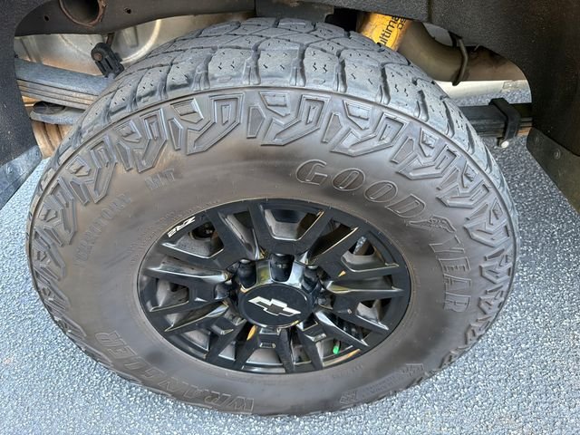 Used 2024 Black Chevrolet ZR2 image 17