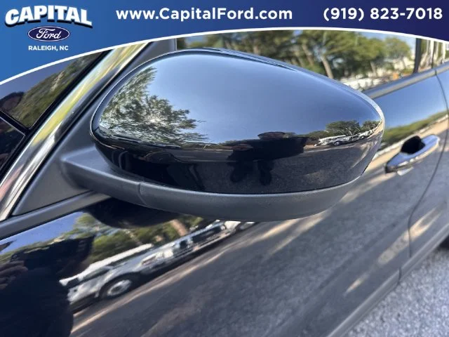 Used 2022 Black Ford SEL image 12