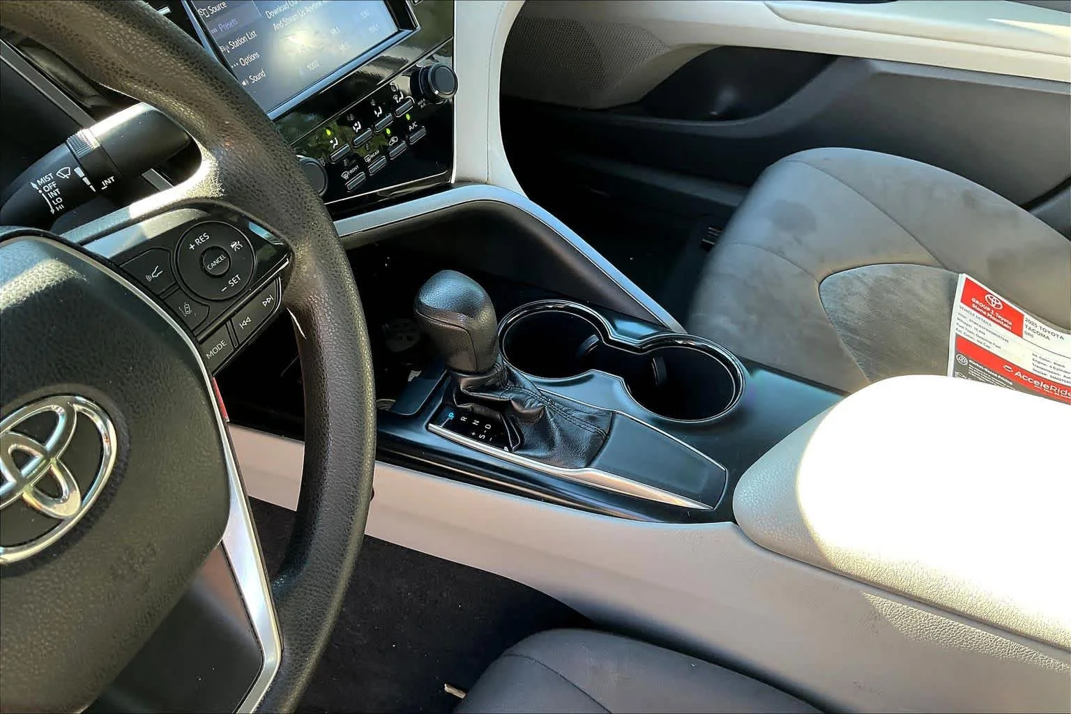 Used 2018 Predawn Gray Mica Toyota LE image 16