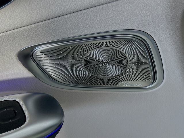 New 2026 MANUFAKTUR Moonlight White Metallic Mercedes-Benz GLC 300 image 50