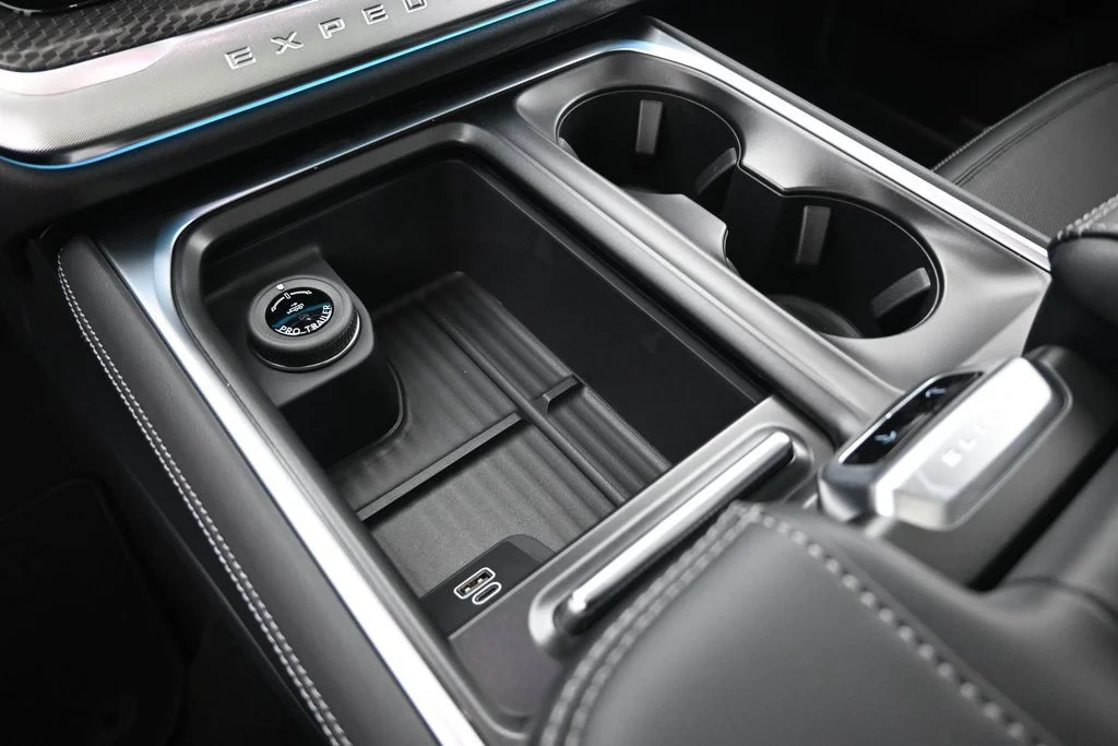 New 2026 Black Ford Platinum image 17