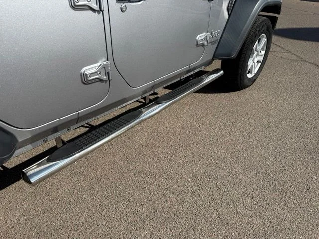 Certified Used 2018 Silver Jeep Unlimited Sport image 31