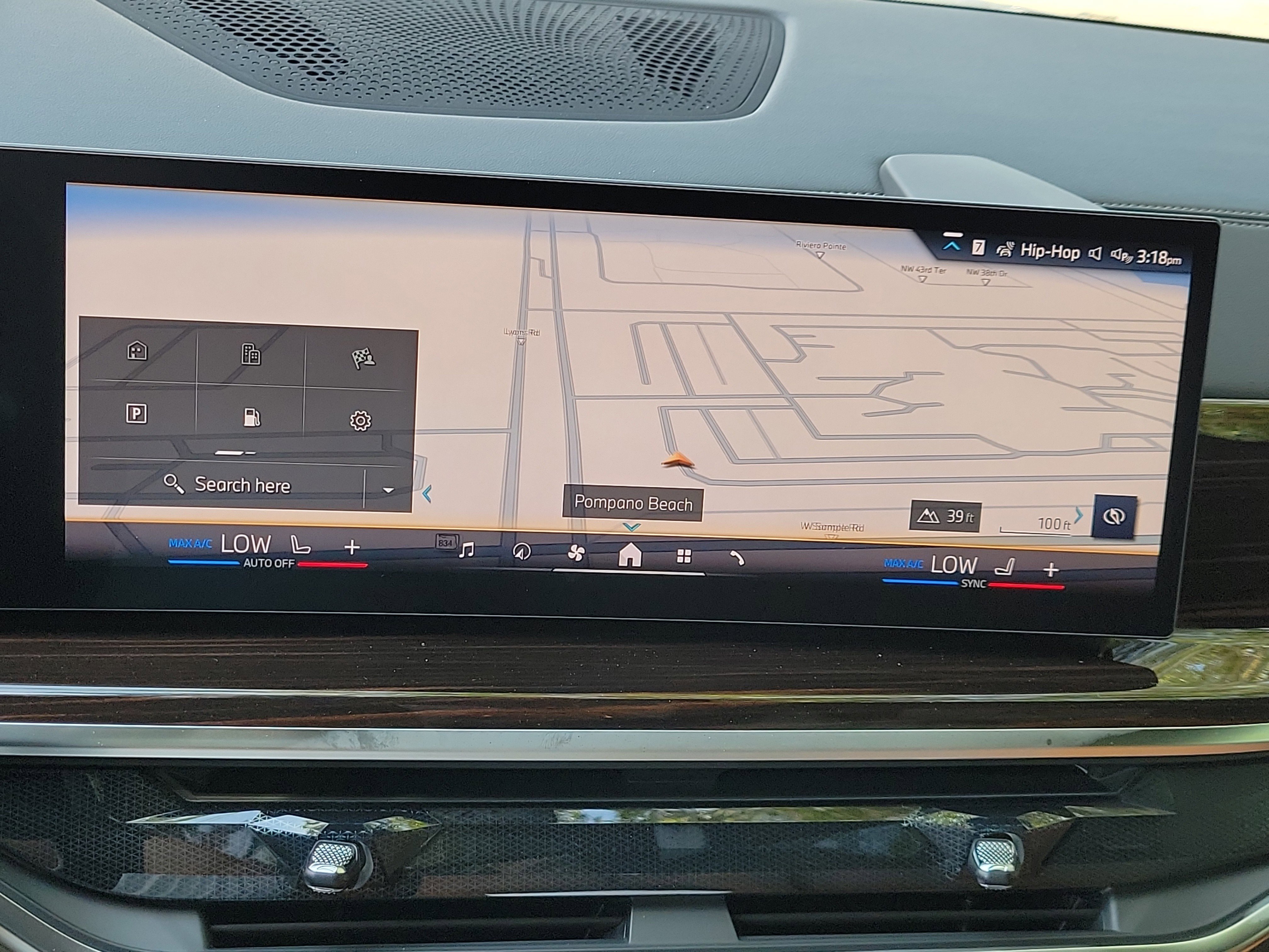 New 2026 Alpine White BMW sDrive40i image 27