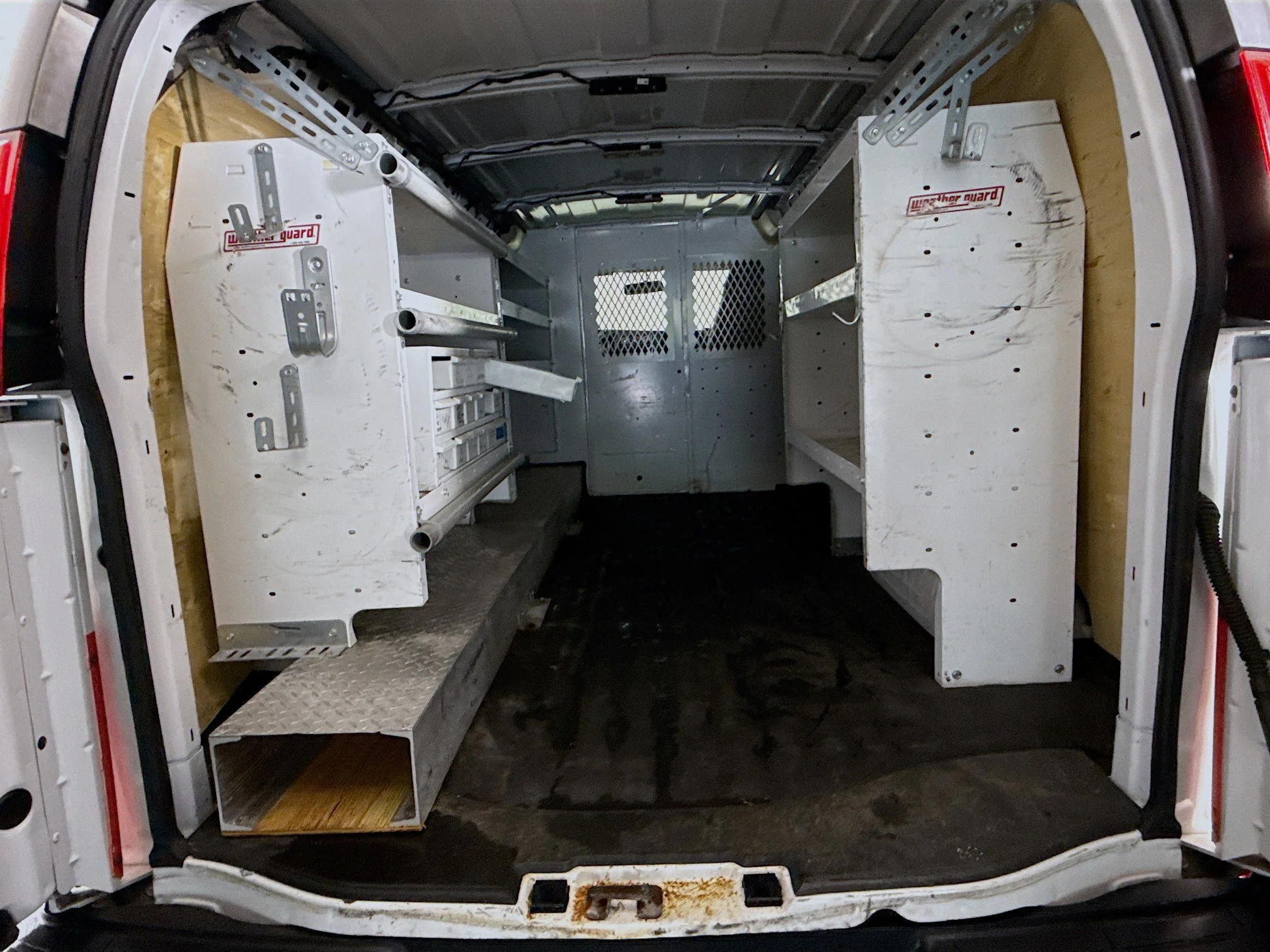 Used 2018 Summit White Chevrolet Work Van image 26