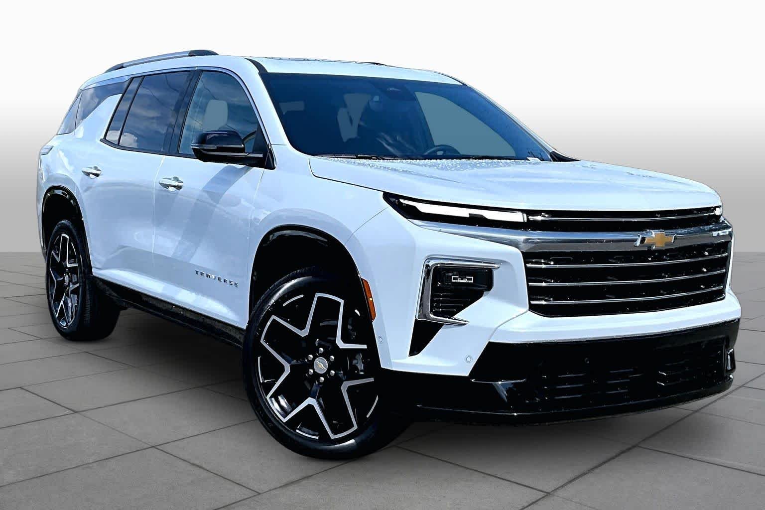 Used 2026 Polar White Tricoat Chevrolet FWD High Country image 3