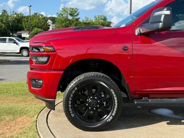 New 2026 Molten Red Pearl-Coat Exterior Paint RAM Black Express image 13