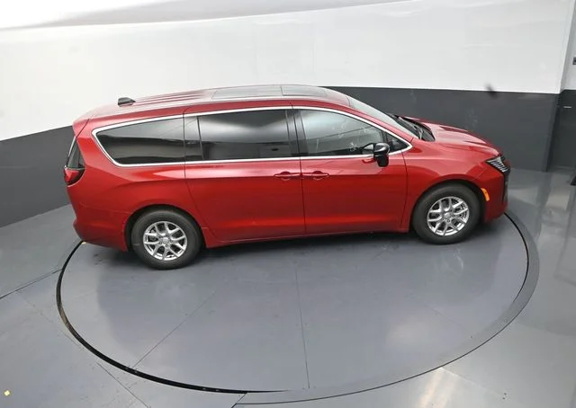 New 2027 Red Hot Pearl-Coat Exterior Paint Chrysler Select image 18