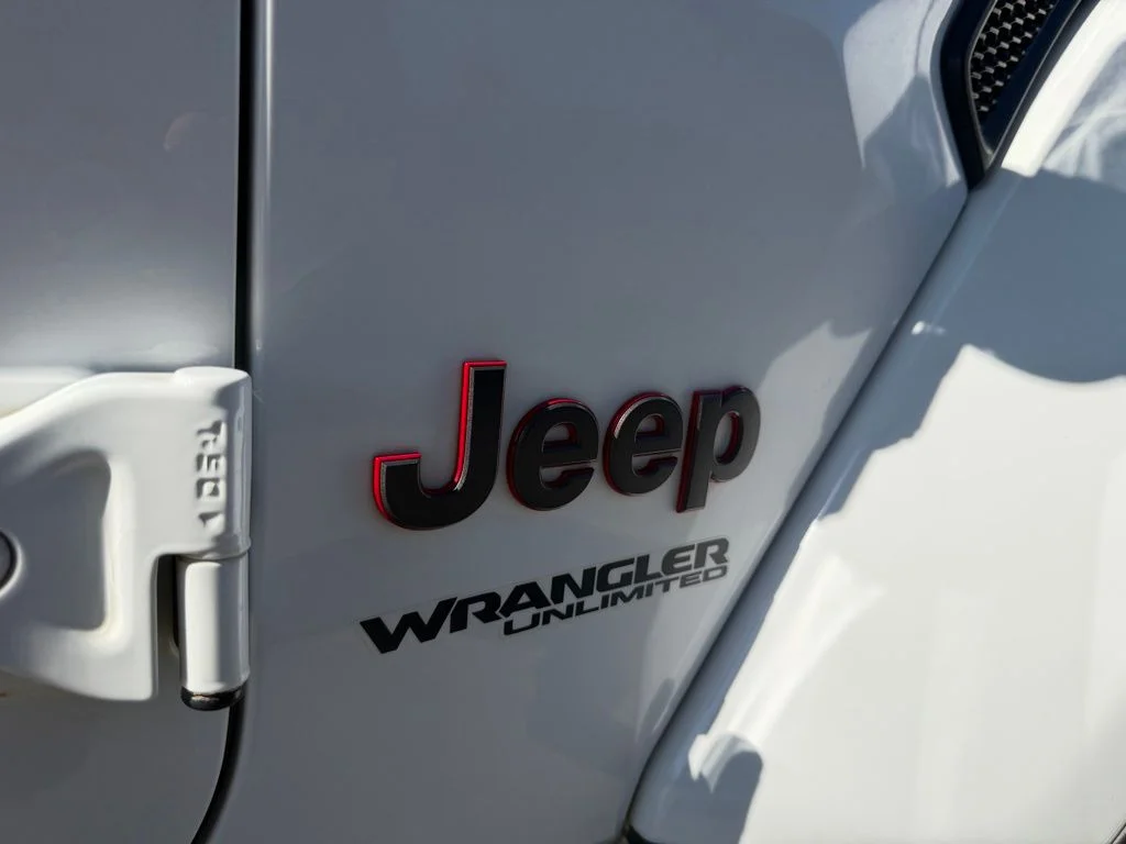 Used 2021 White Jeep Unlimited Rubicon image 15