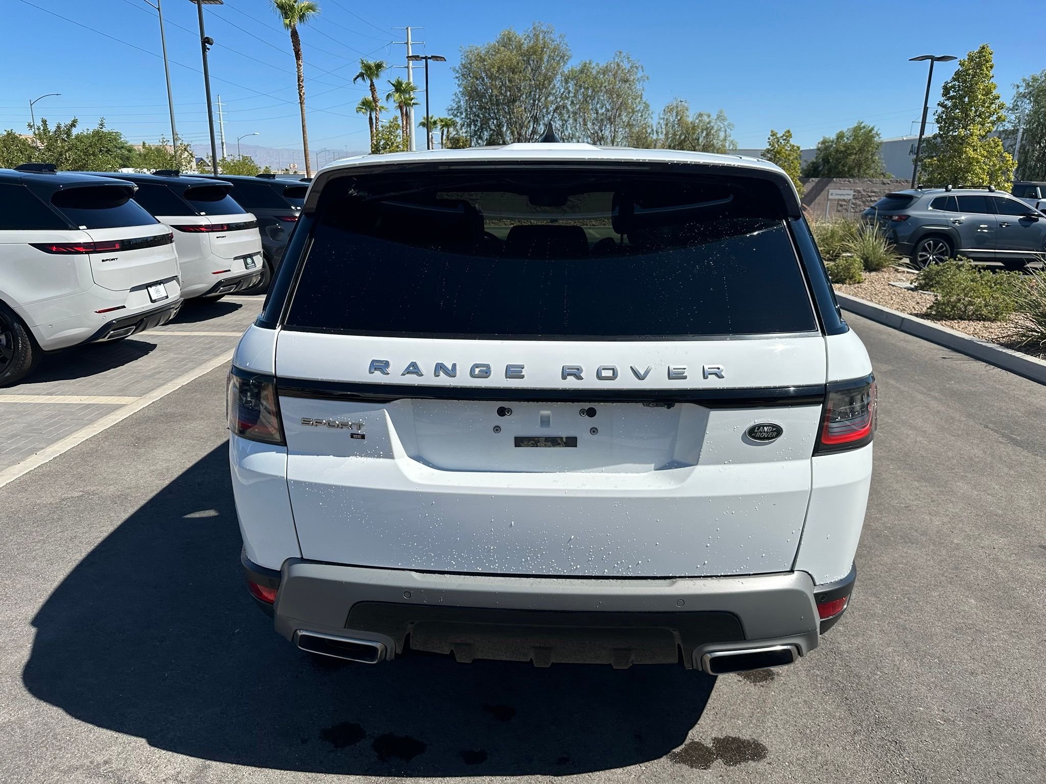 Used 2021 Fuji White Land Rover SE image 7