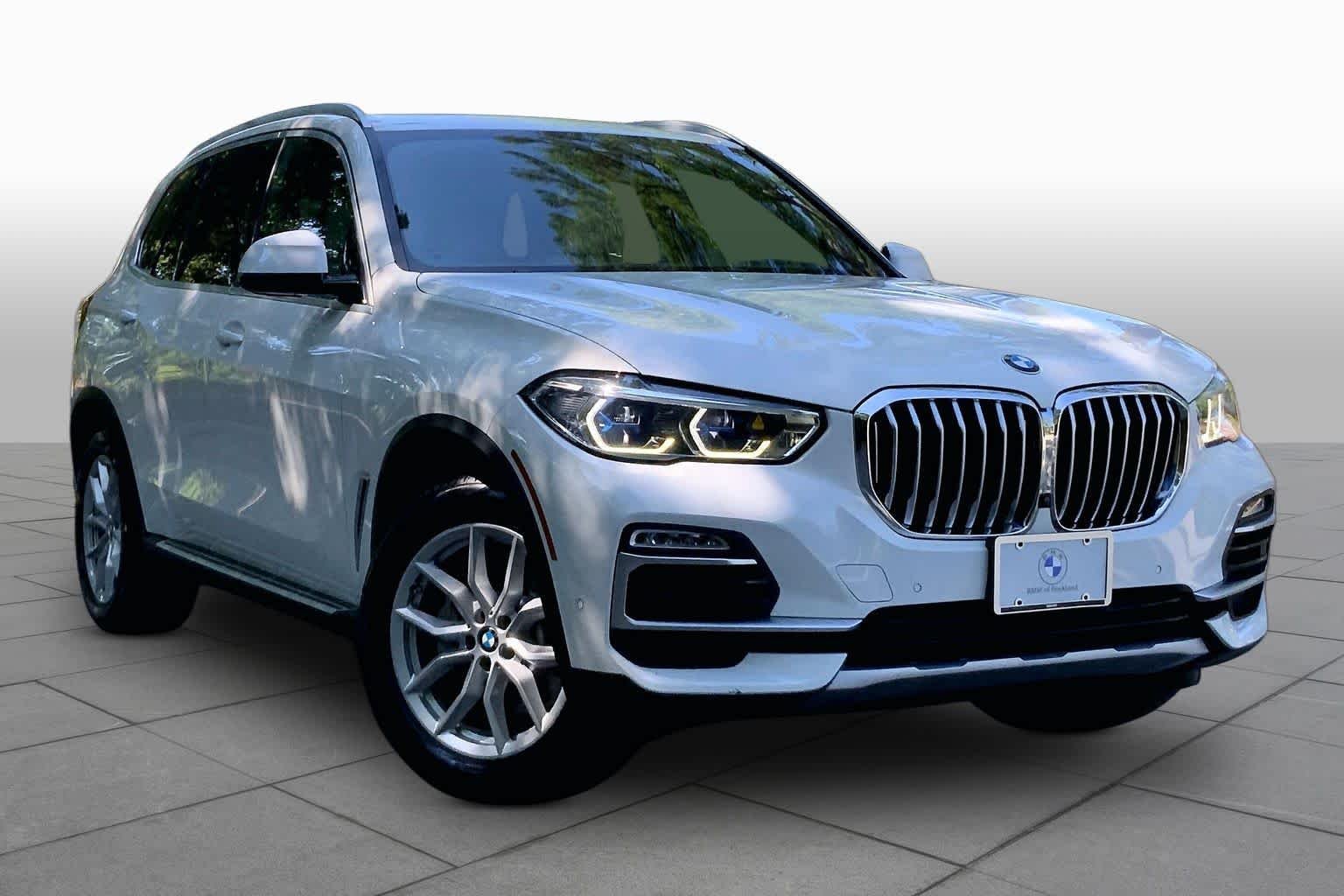 Used 2021 Alpine White BMW xDrive40i image 2