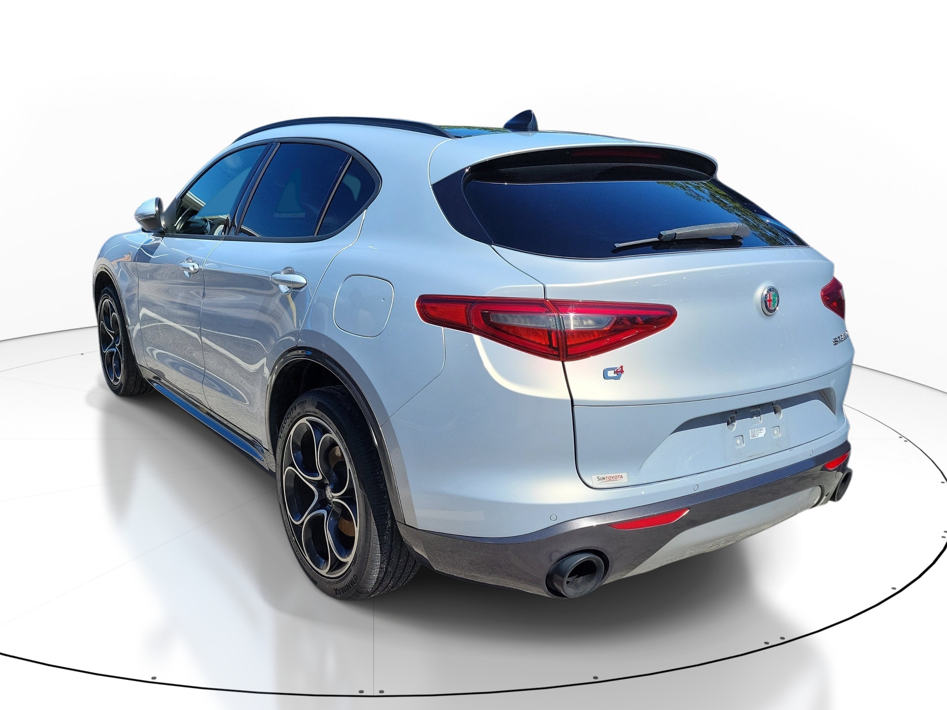 Used 2022 Moonlight Gray Metallic Alfa Romeo Ti image 2