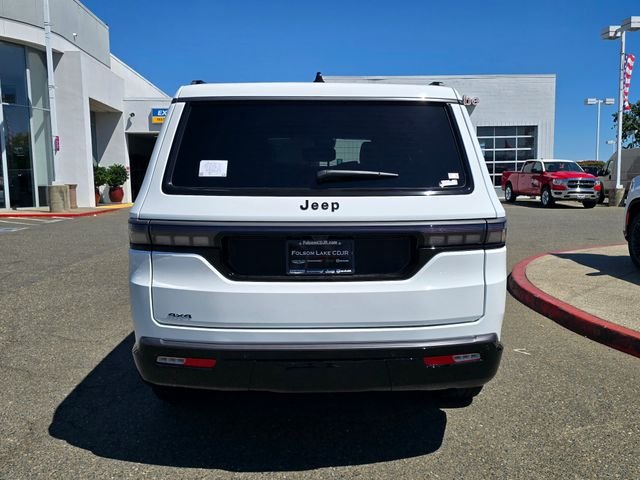 New 2026 Bright White Clear-Coat Exterior Paint Jeep Limited Altitude image 5