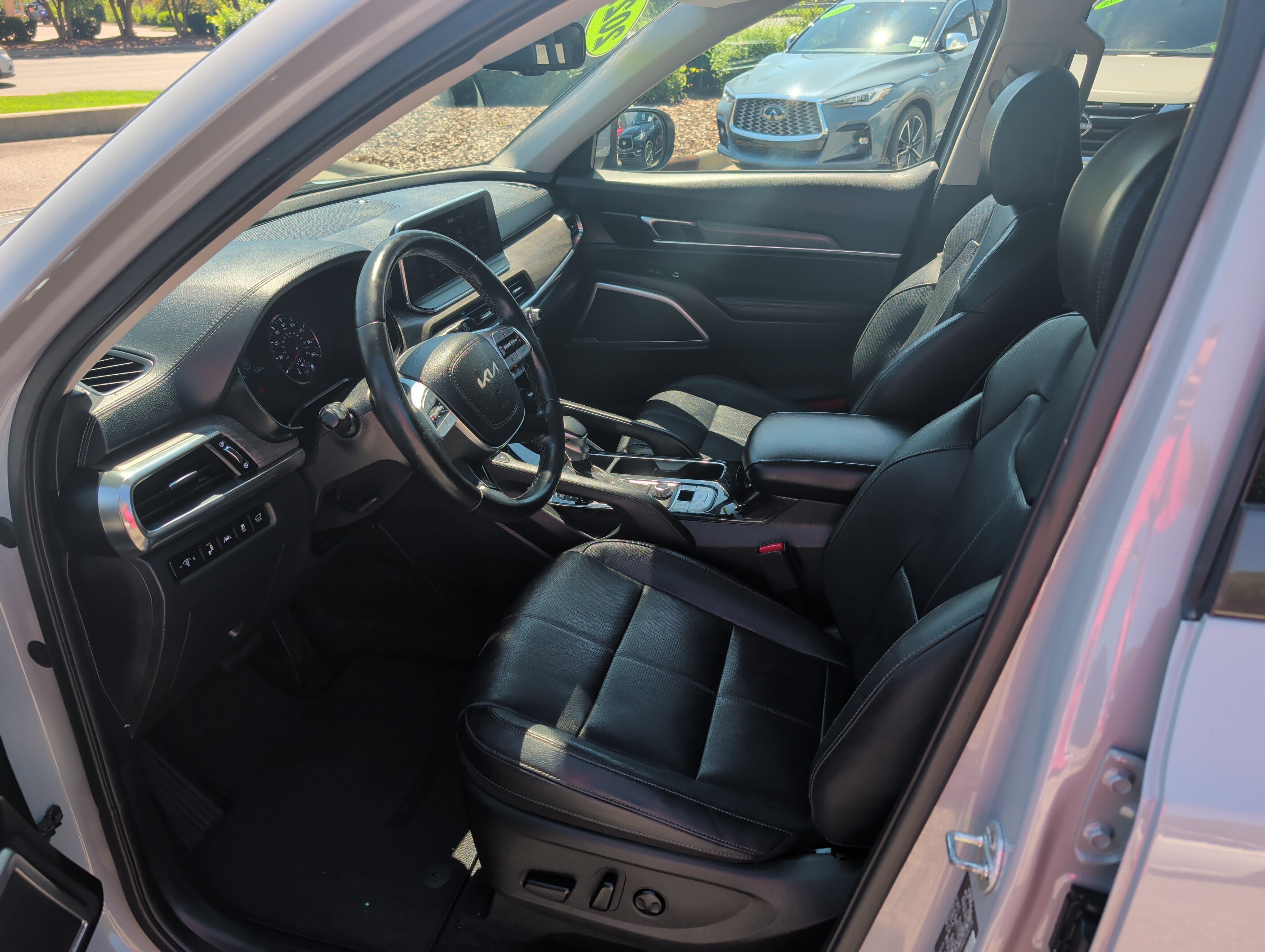 Used 2022 Wolf Gray Kia EX image 8