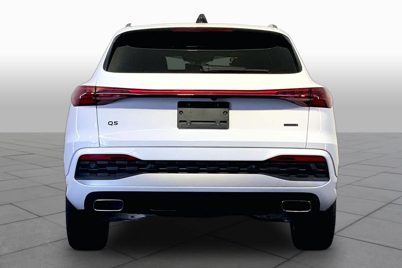 Used 2025 Arkona White Audi Premium image 5