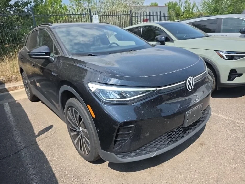 Used 2024 Deep Black Pearl Volkswagen Pro image 20