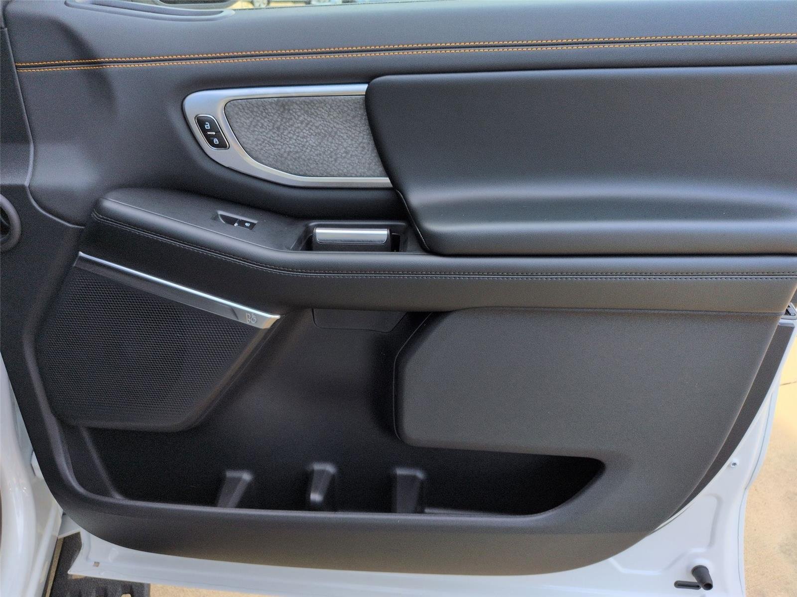 New 2026 Star White Metallic Tri-Coat Ford Tremor® image 40