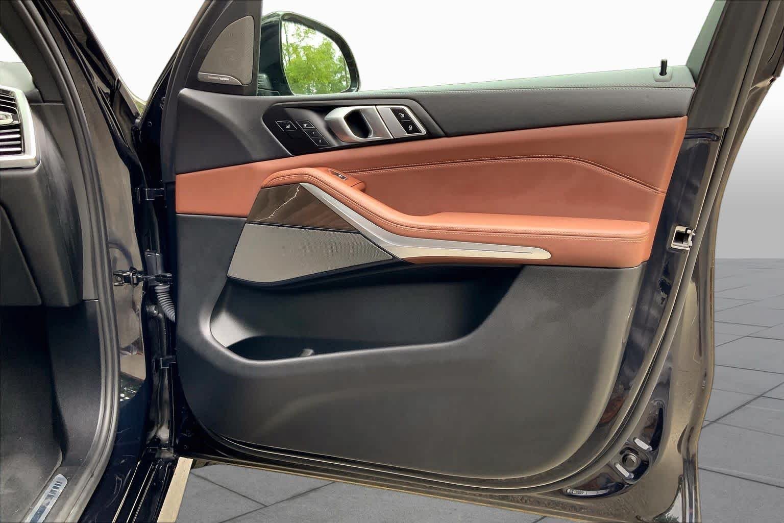 Used 2023 Carbon Black Metallic BMW xDrive45e image 22