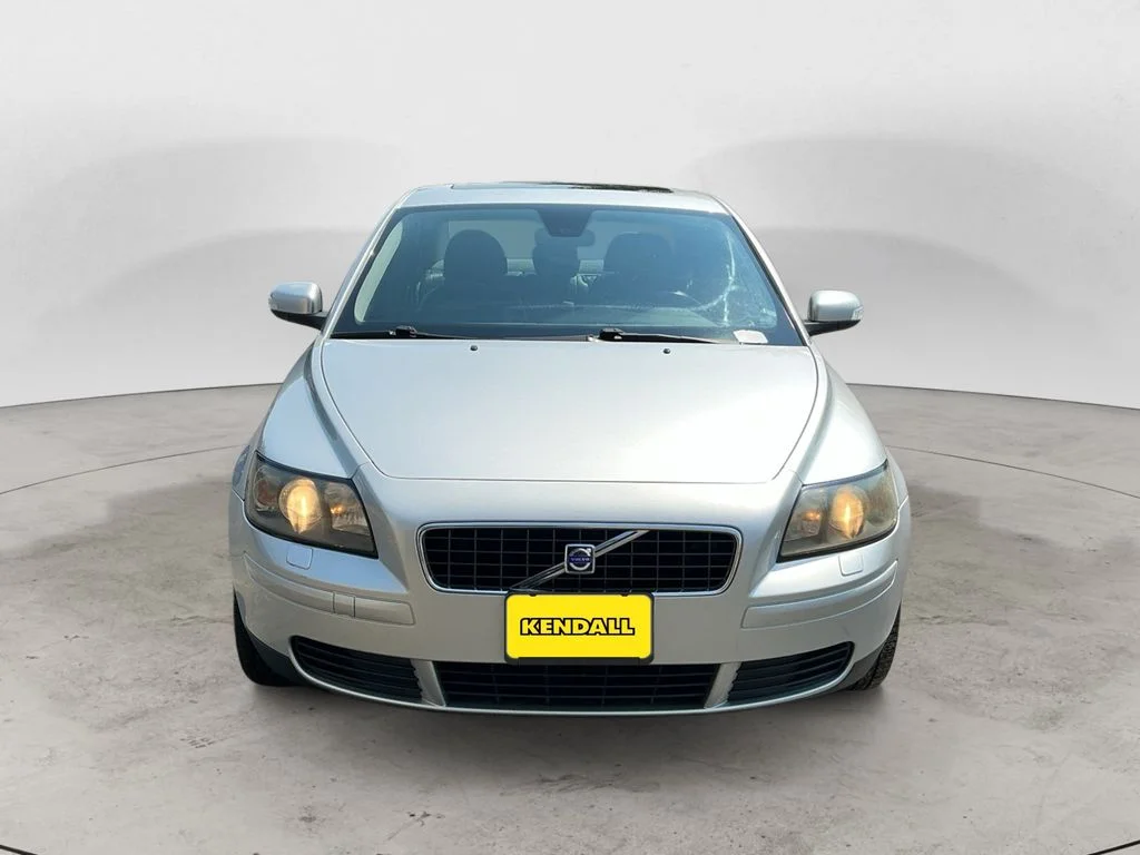 Used 2007 Silver Volvo 2.4i image 2