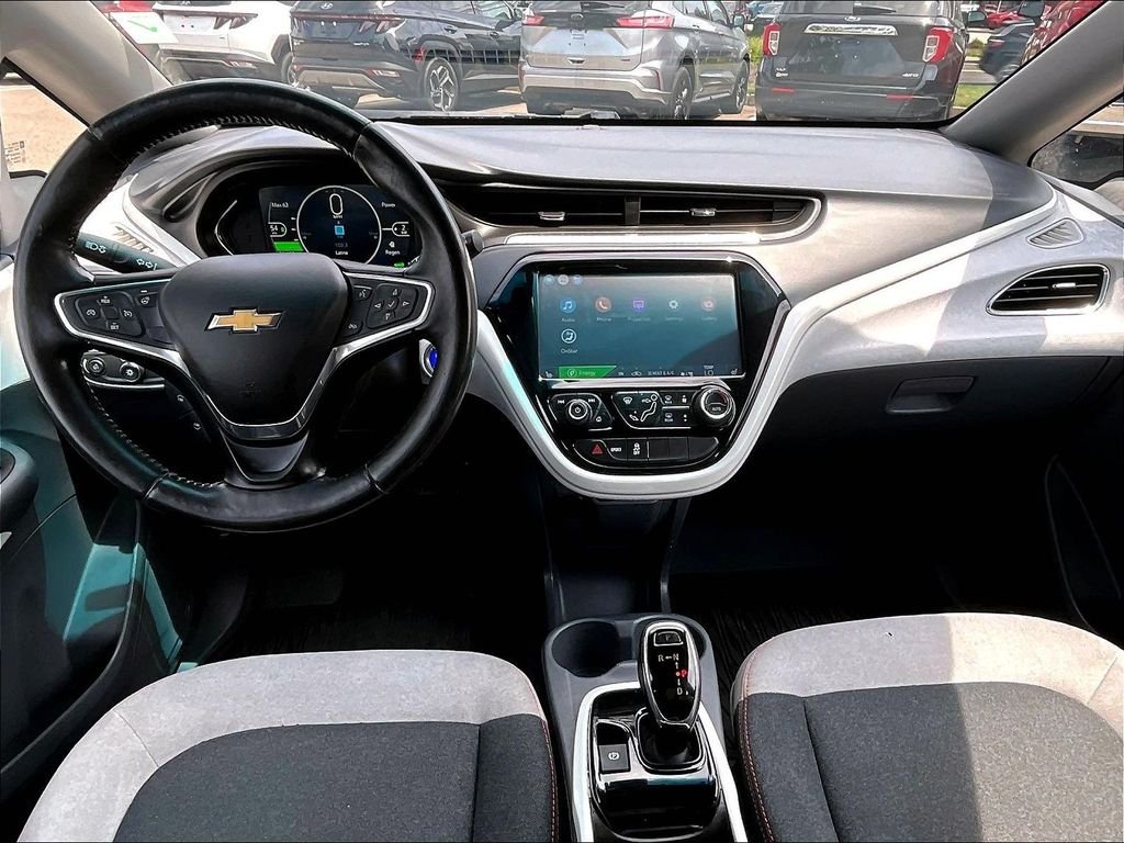 Used 2017 White Chevrolet LT image 21