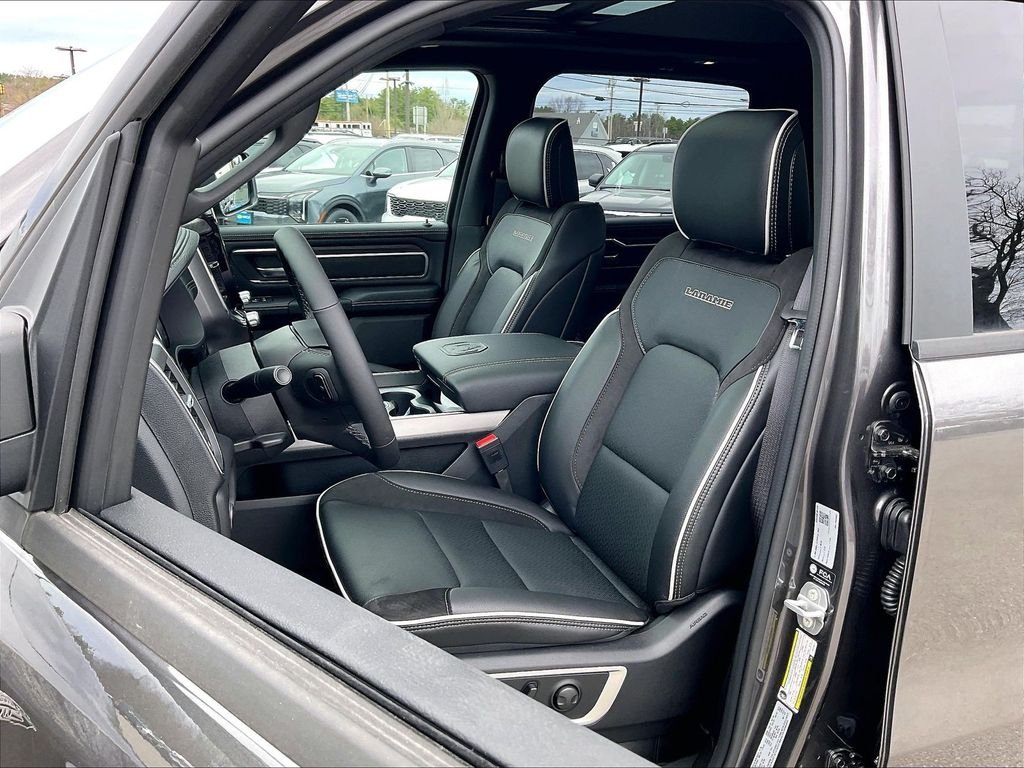 New 2026 Granite Crystal Metallic Clear-Coat Exterior Paint RAM Laramie image 11
