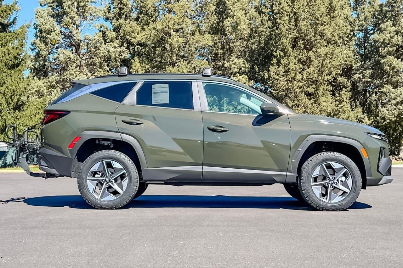 New 2026 Green Hyundai SEL AWD image 3