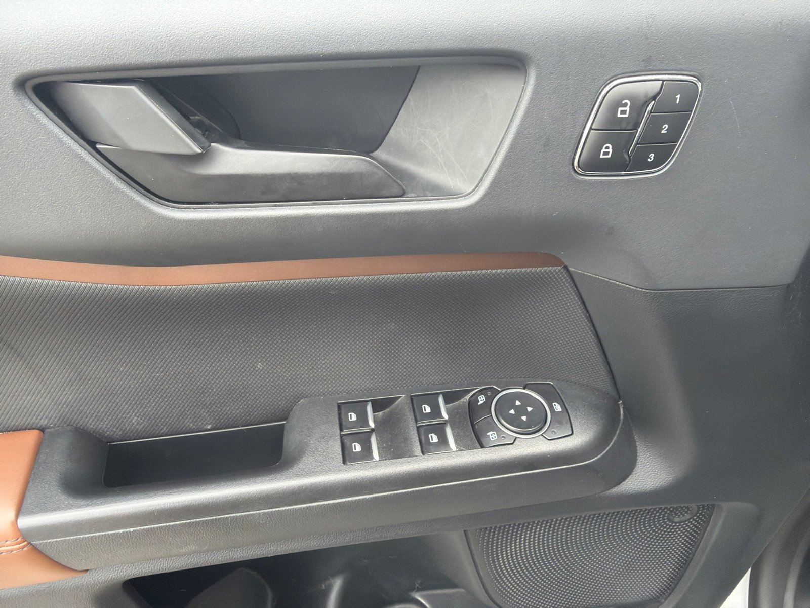 Used 2023 Silver Metallic Ford Outer Banks image 16
